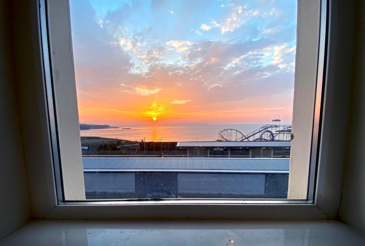 Entire Penthouse Apartment With Sea Views Portrush Exterior photo
